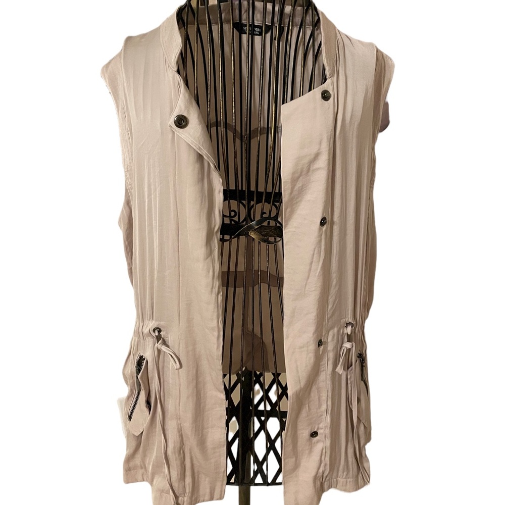 🔥 Closet Sale! Vera Wang Beige Utility Vest – Chic Button & Zipper Detail